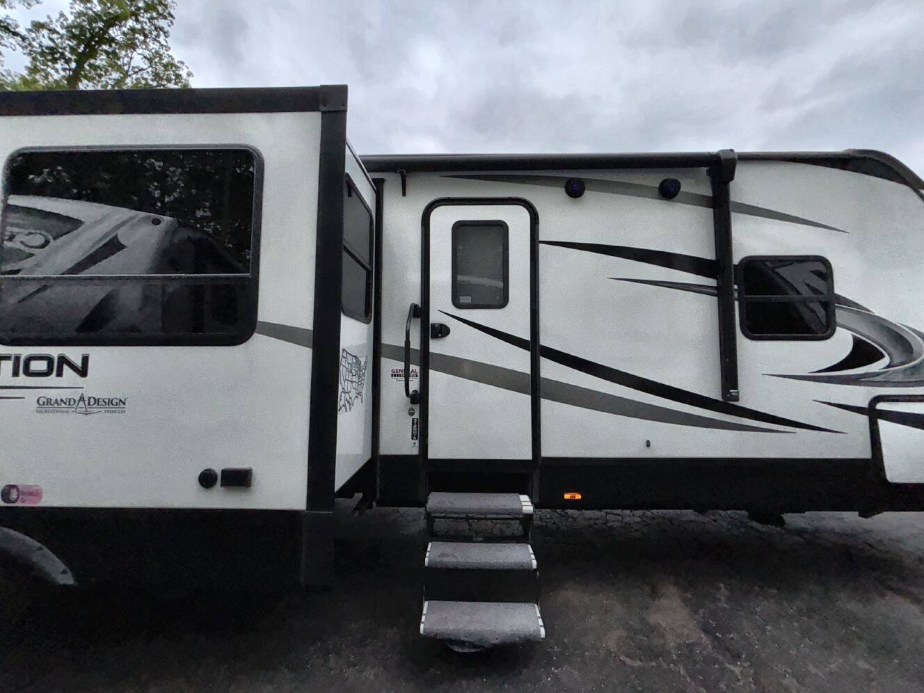 A photo of this 2022 Grand Design REFLECTION 312BHTS