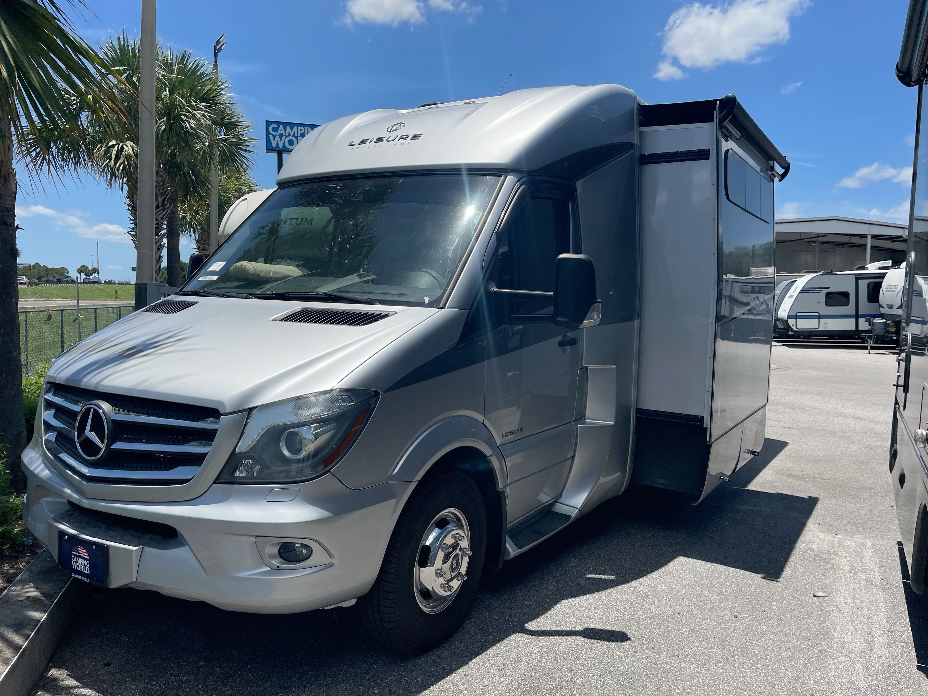 2017 Leisure Travel UNITY U24MB in dover FL