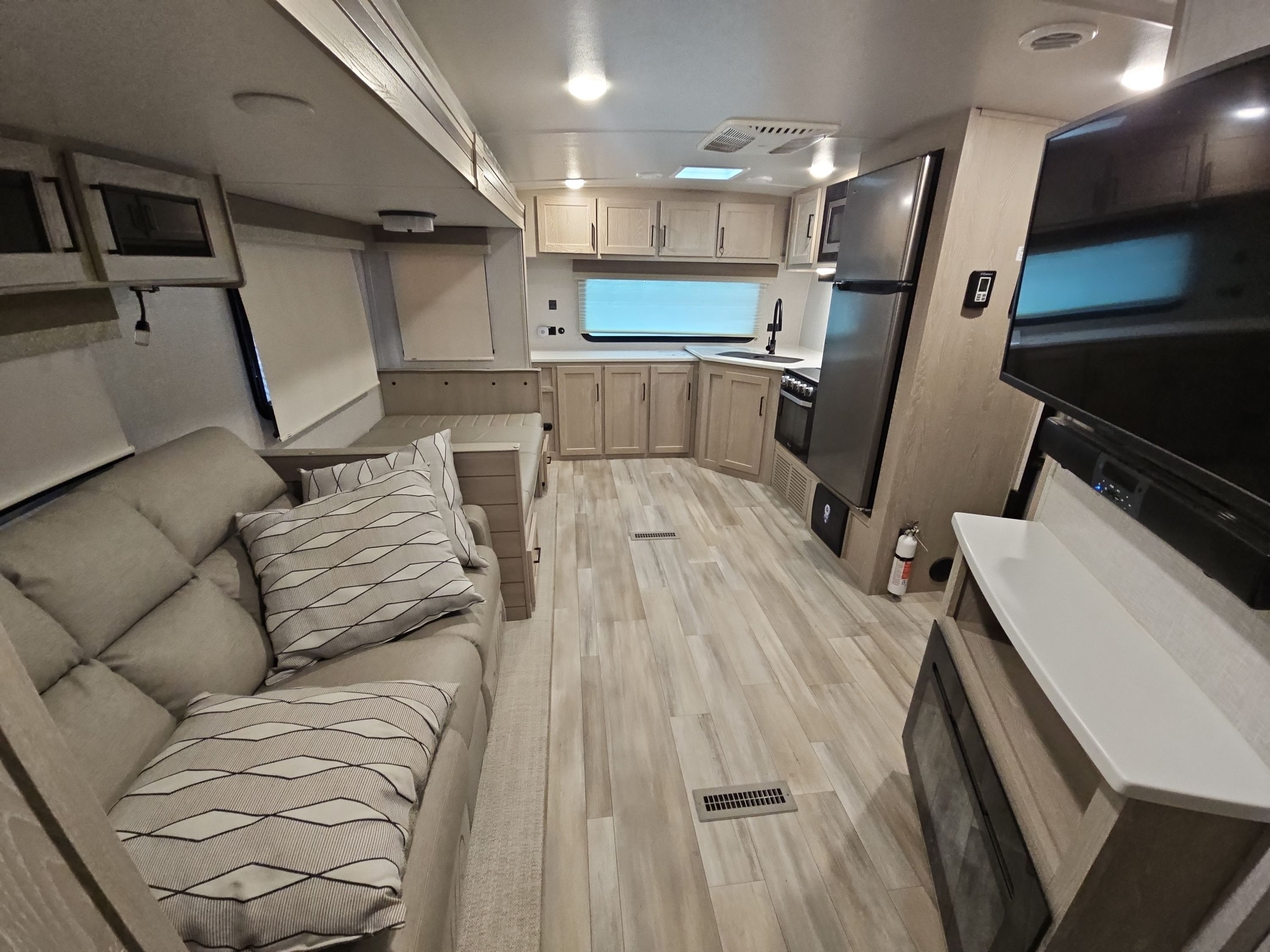 2023 Forest River FLAGSTAFF SUPER LITE 26FKBS in lakeville MN