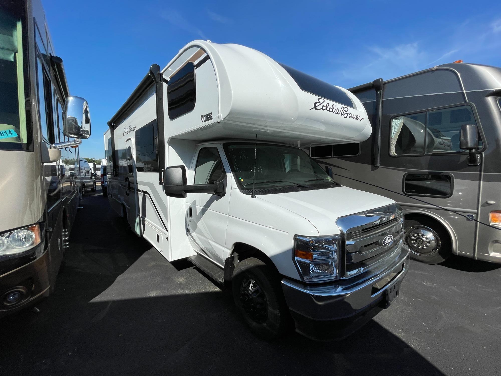 2027 Thor EDDIE BAUER 28EDF in greenwood IN