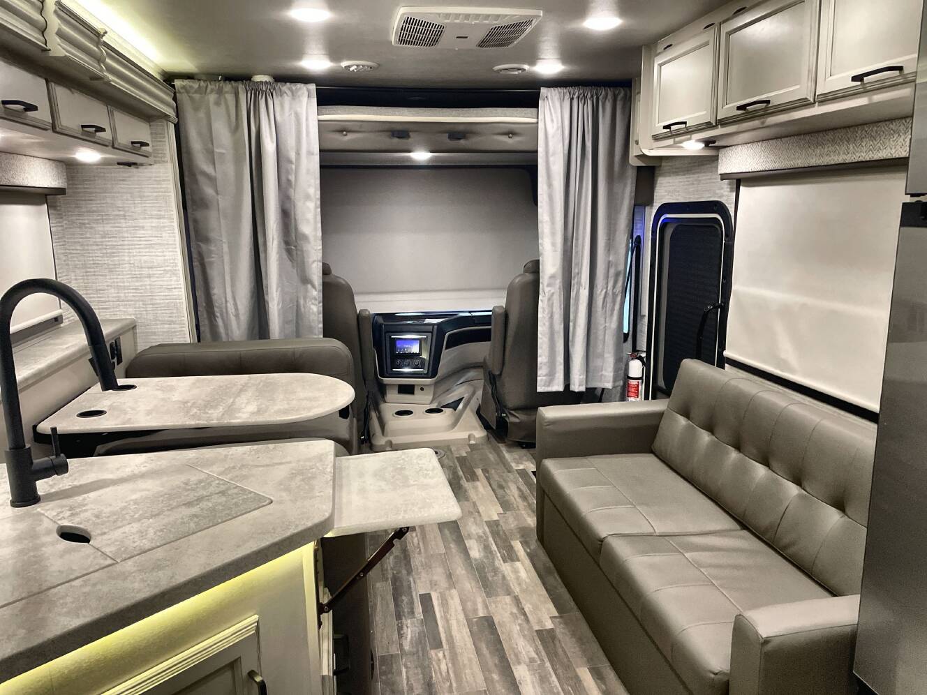 A photo of this 2024 Jayco ALANTE 29F