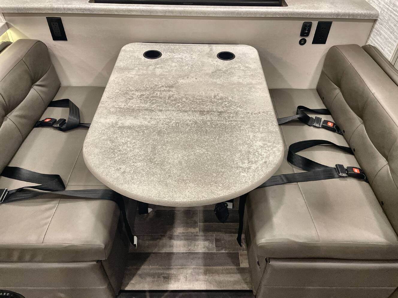 A photo of this 2024 Jayco ALANTE 29F