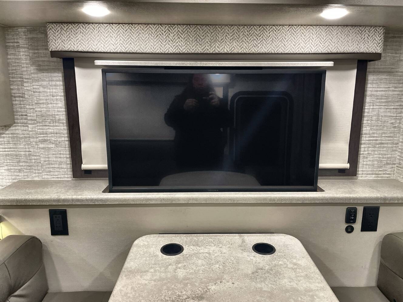 A photo of this 2024 Jayco ALANTE 29F