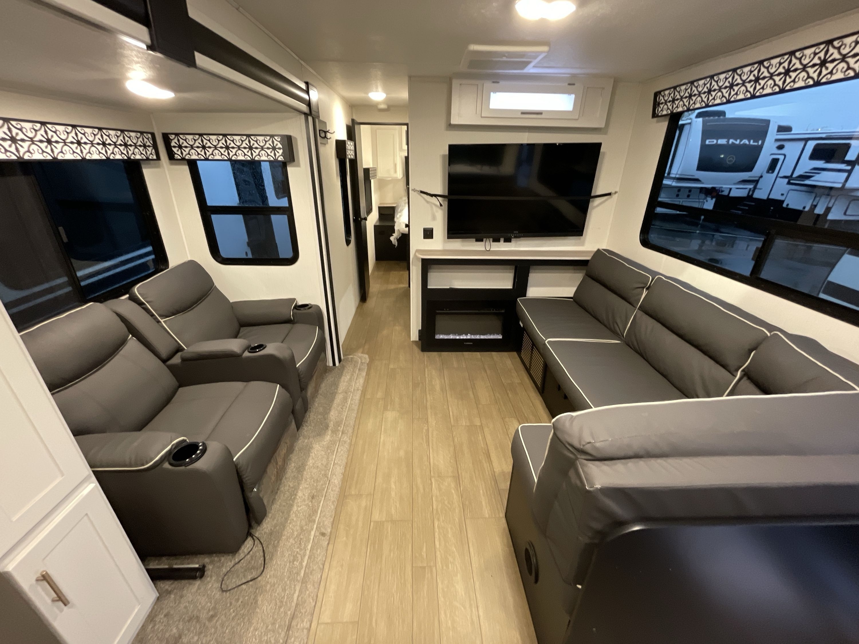 2022 Forest River WILDCAT MAXX 247RKX in wood village OR