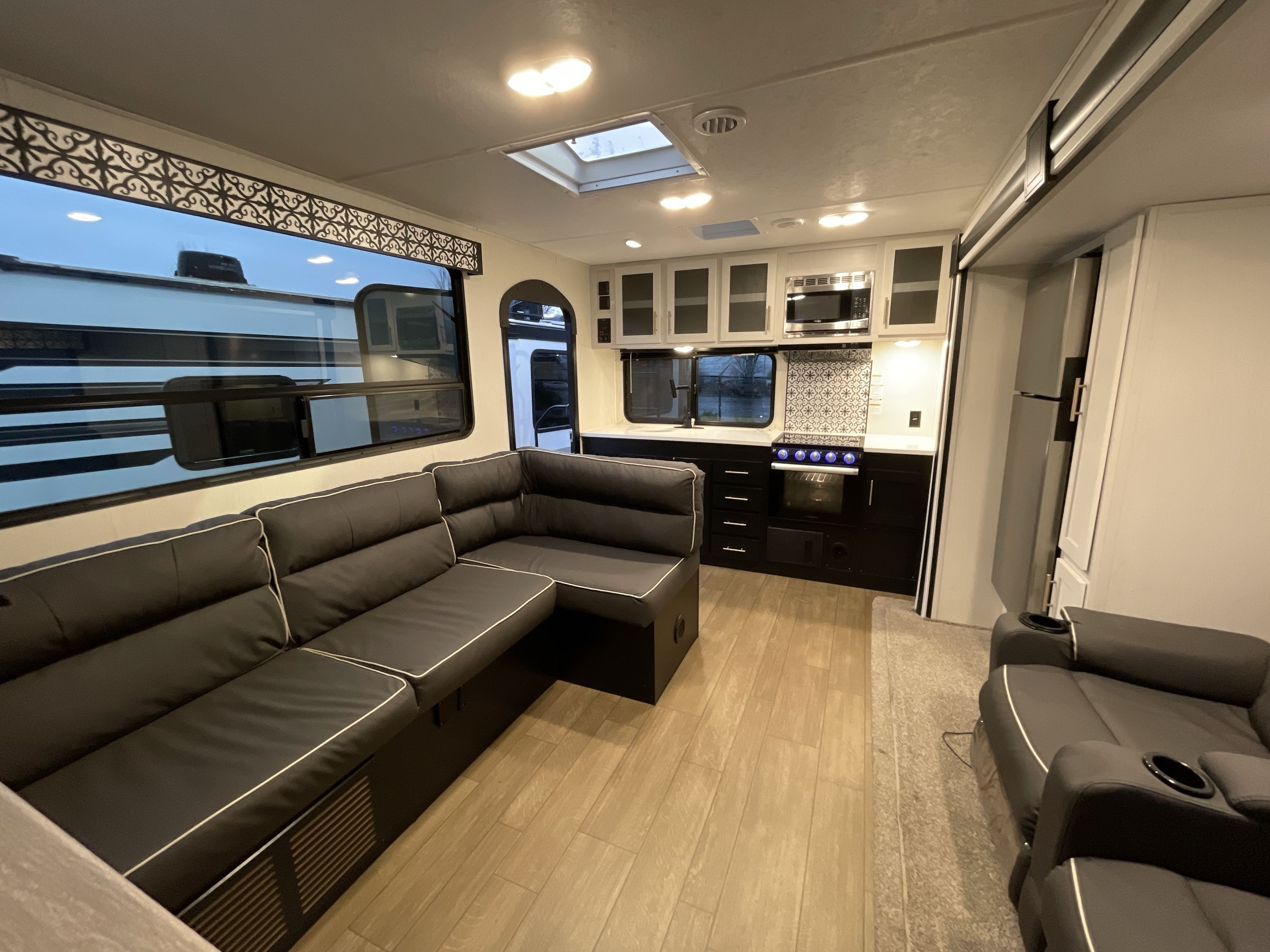 2022 Forest River WILDCAT MAXX 247RKX in wood village OR