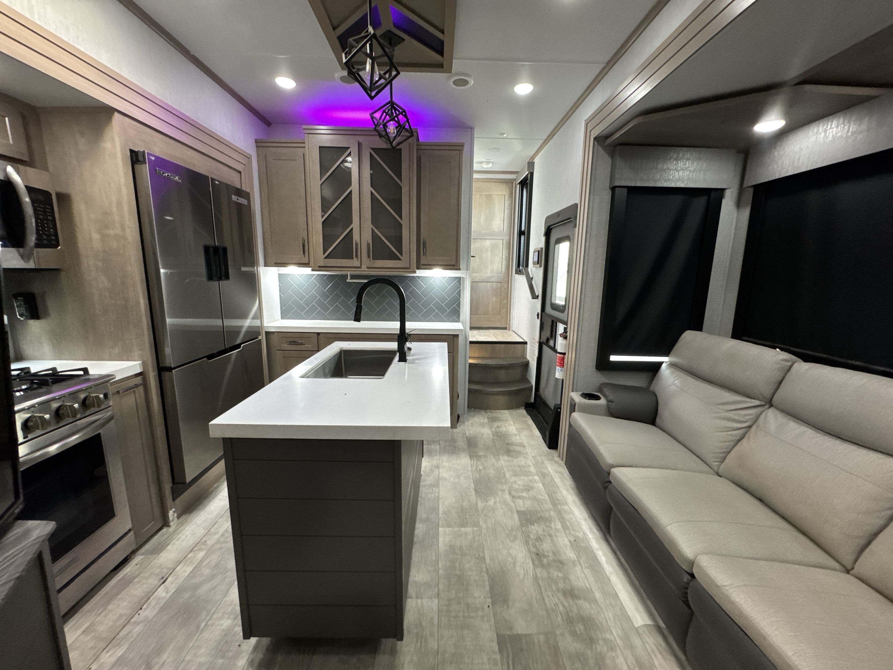 2023 Grand Design MOMENTUM M CLASS 351MS in spartanburg SC