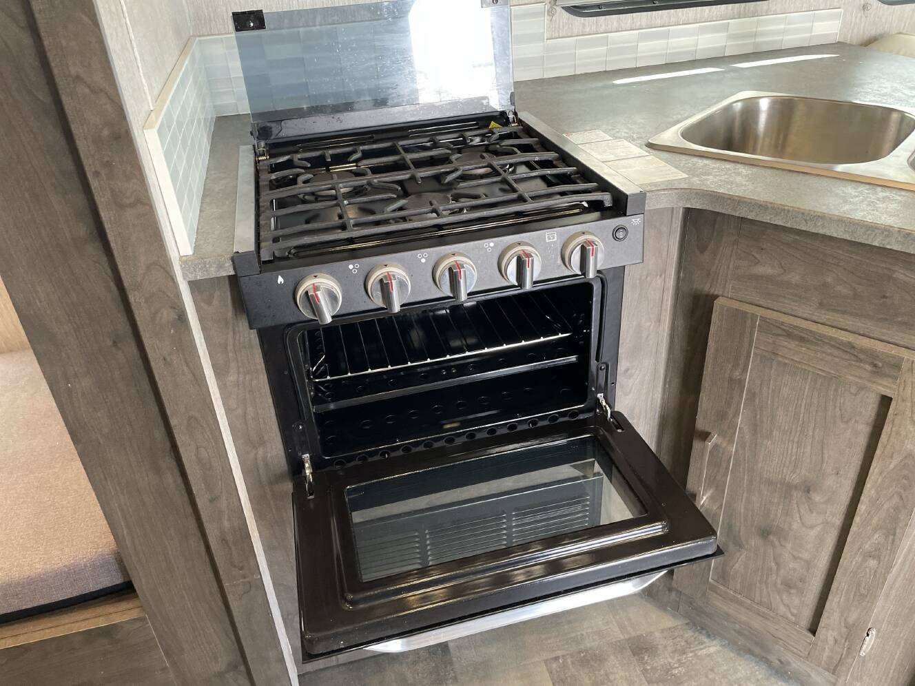 A photo of this 2022 Coachmen PURSUIT 31BH