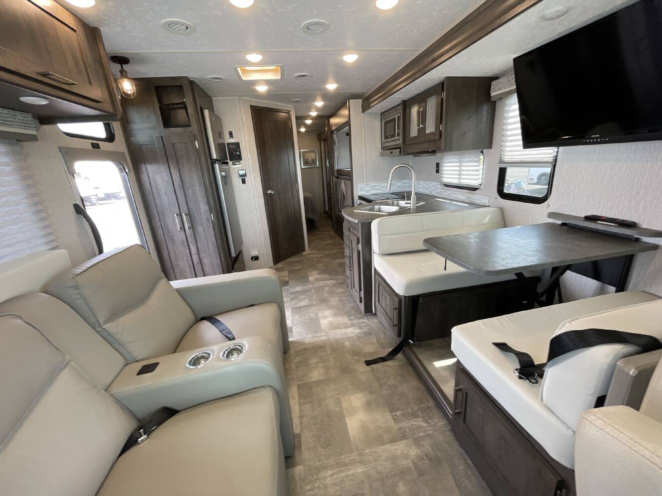 A photo of this 2022 Coachmen PURSUIT 31BH