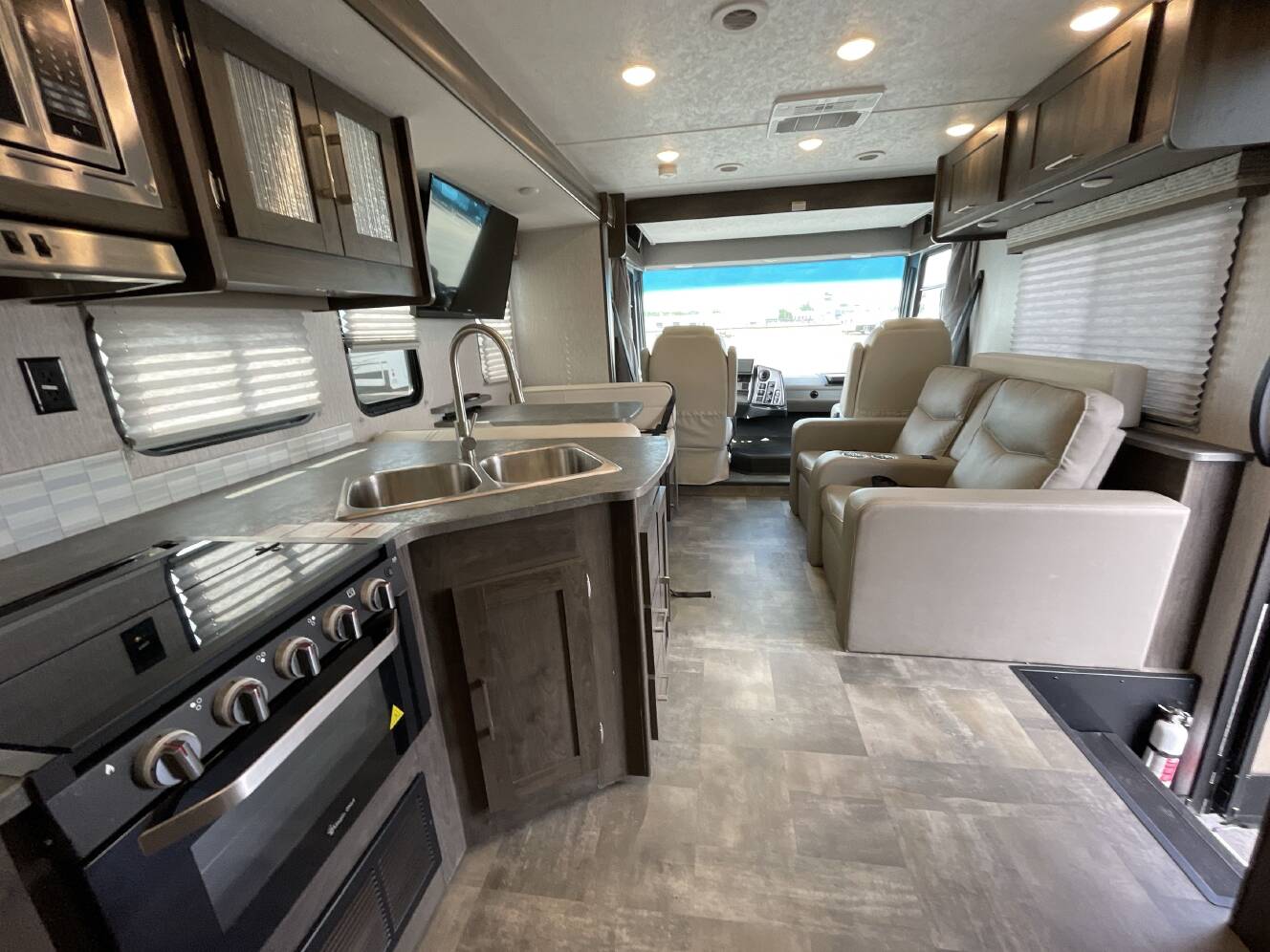 A photo of this 2022 Coachmen PURSUIT 31BH