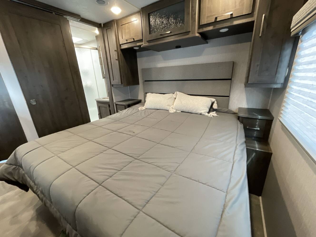 A photo of this 2022 Coachmen PURSUIT 31BH