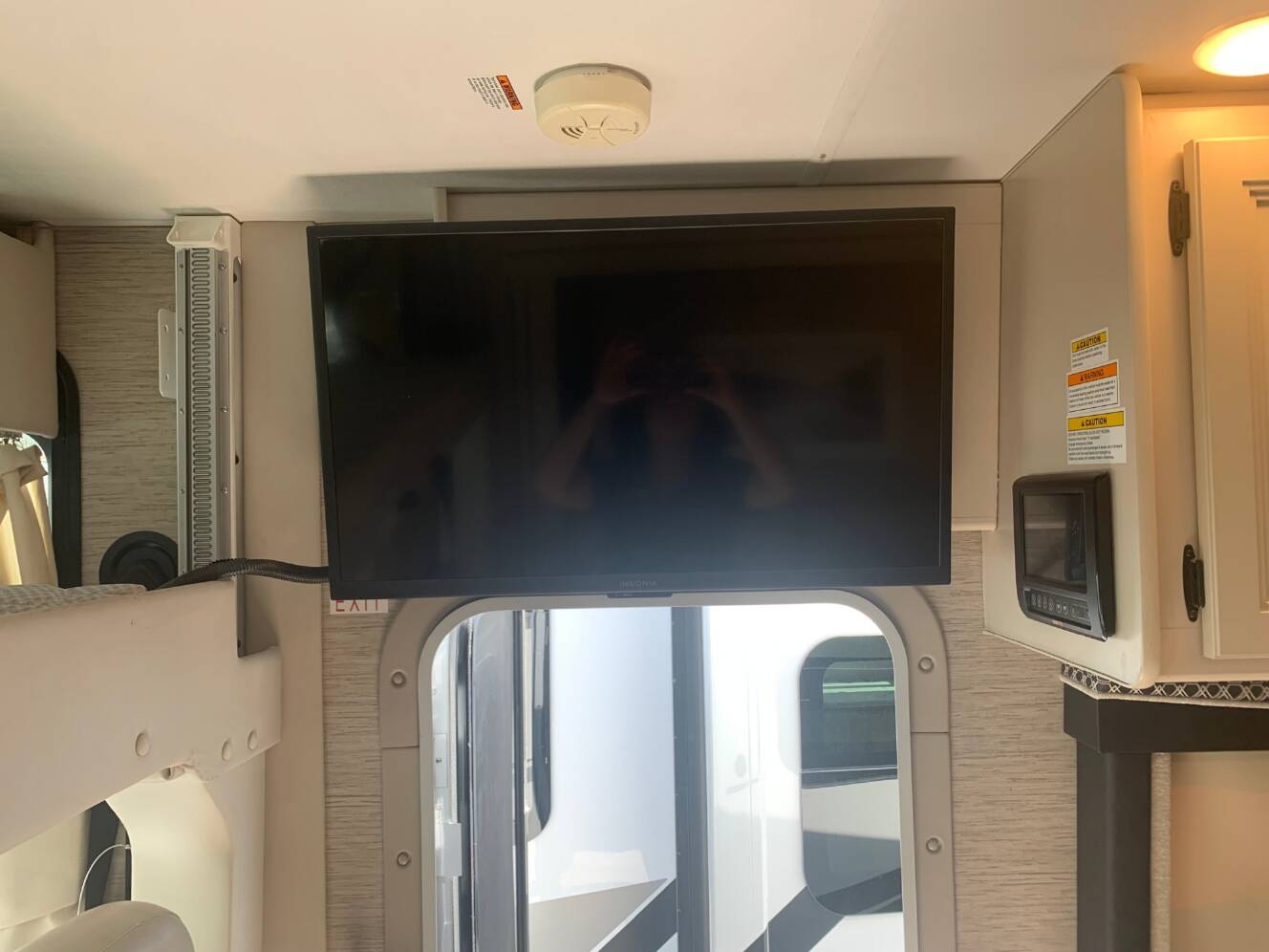 A photo of this 2023 Thor VEGAS 24.3
