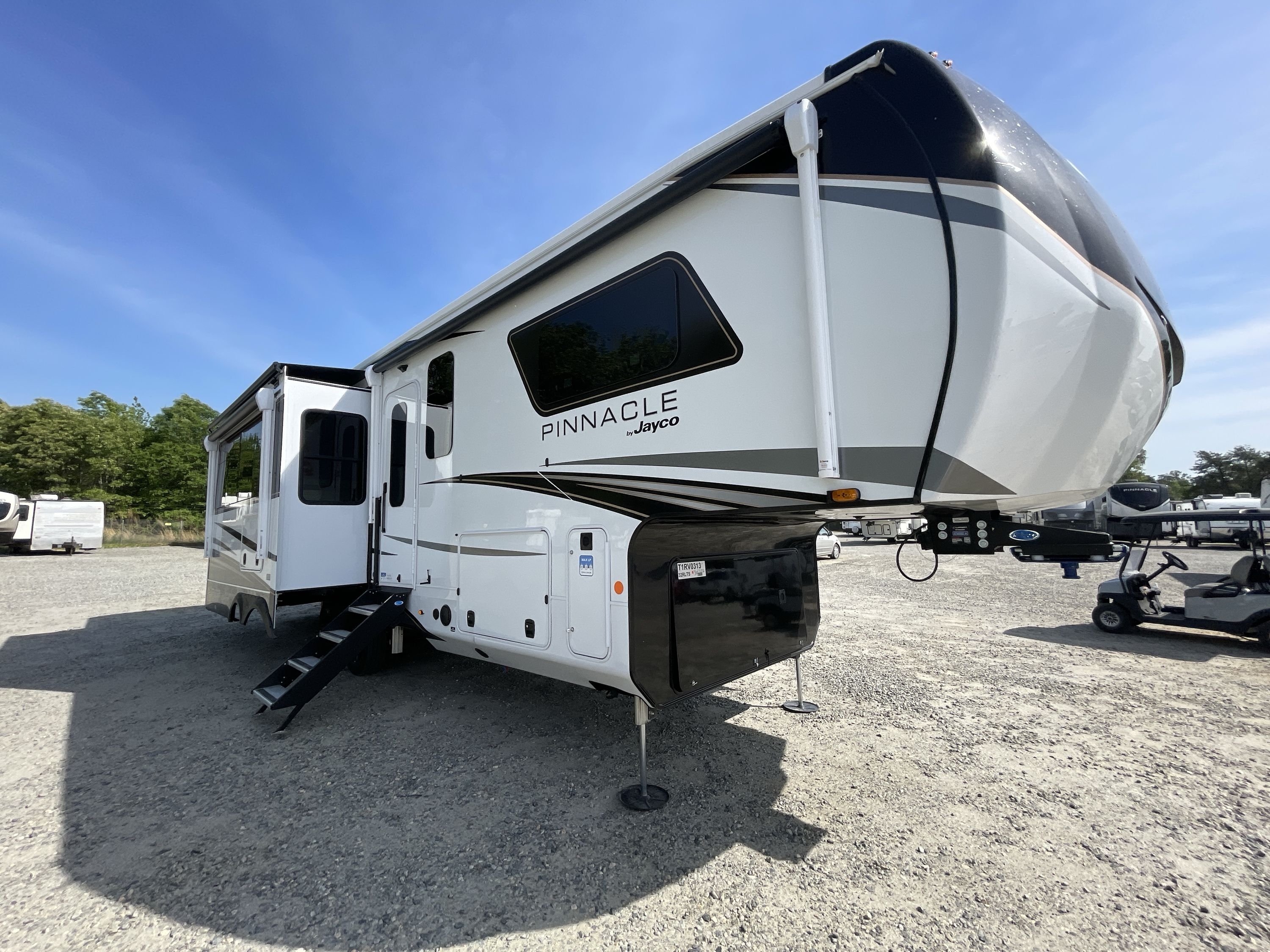 2026 Jayco PINNACLE 32RLTS in thornburg VA