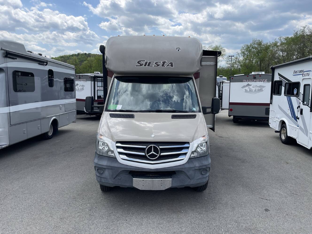 A photo of this 2015 Thor FOUR WINDS SIESTA 24ST