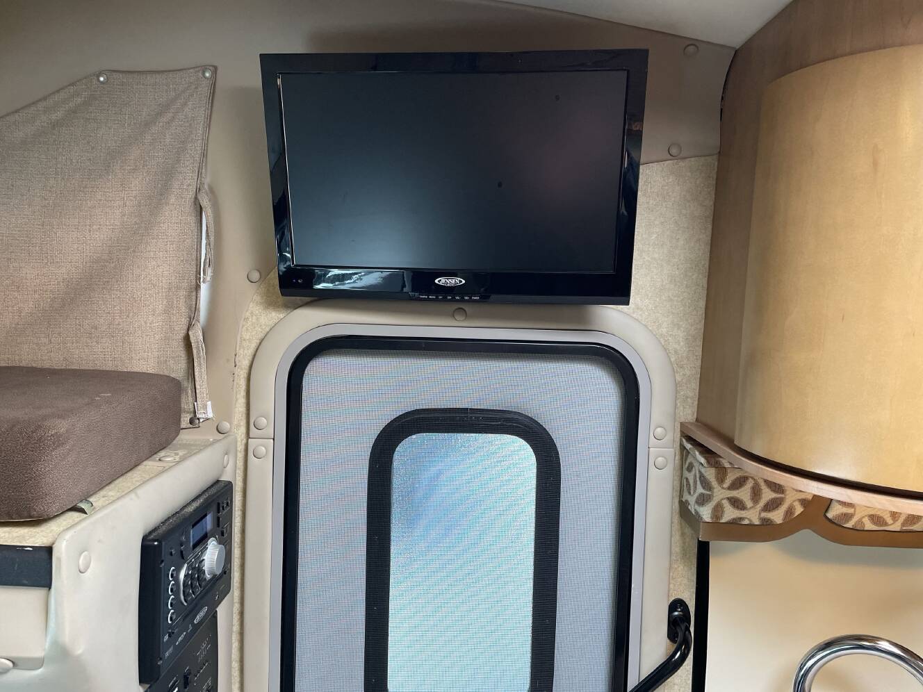 A photo of this 2015 Thor FOUR WINDS SIESTA 24ST