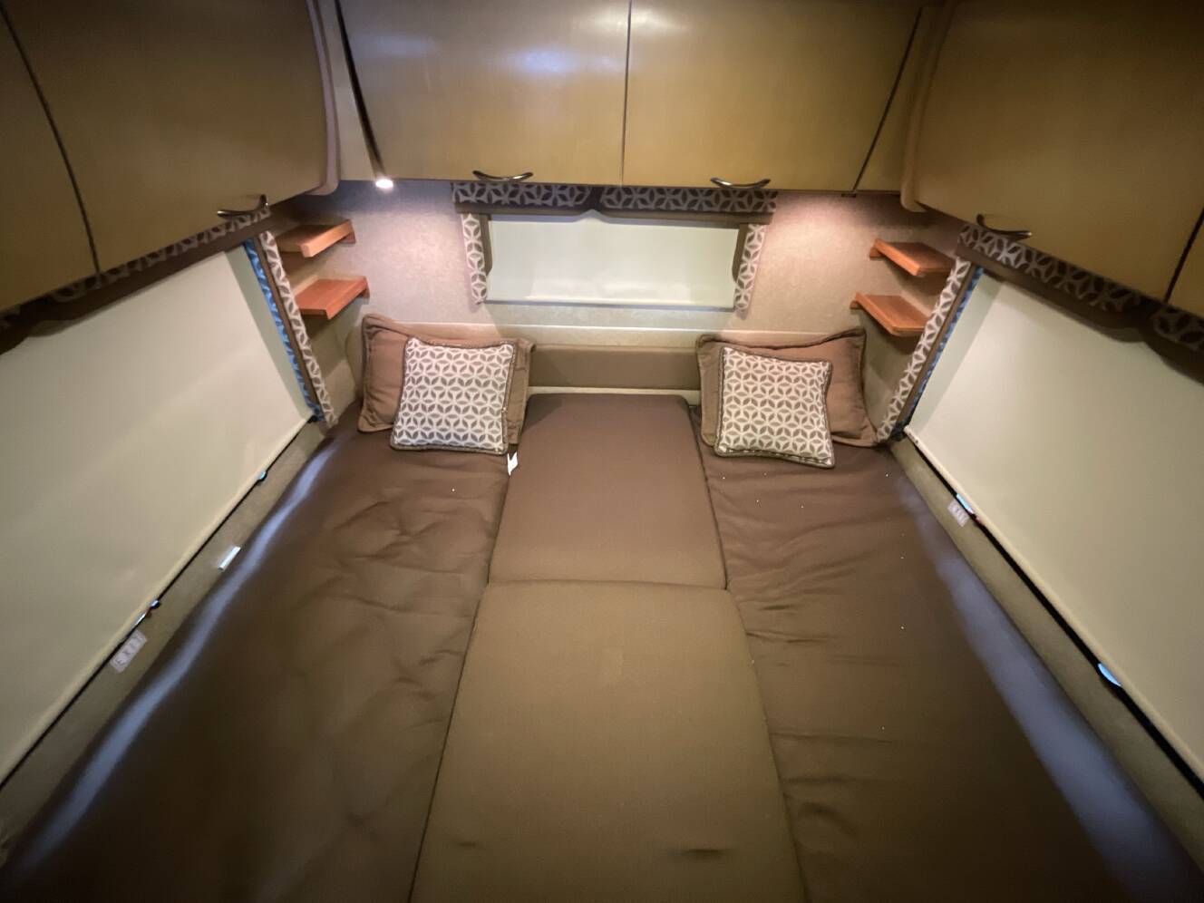 A photo of this 2015 Thor FOUR WINDS SIESTA 24ST