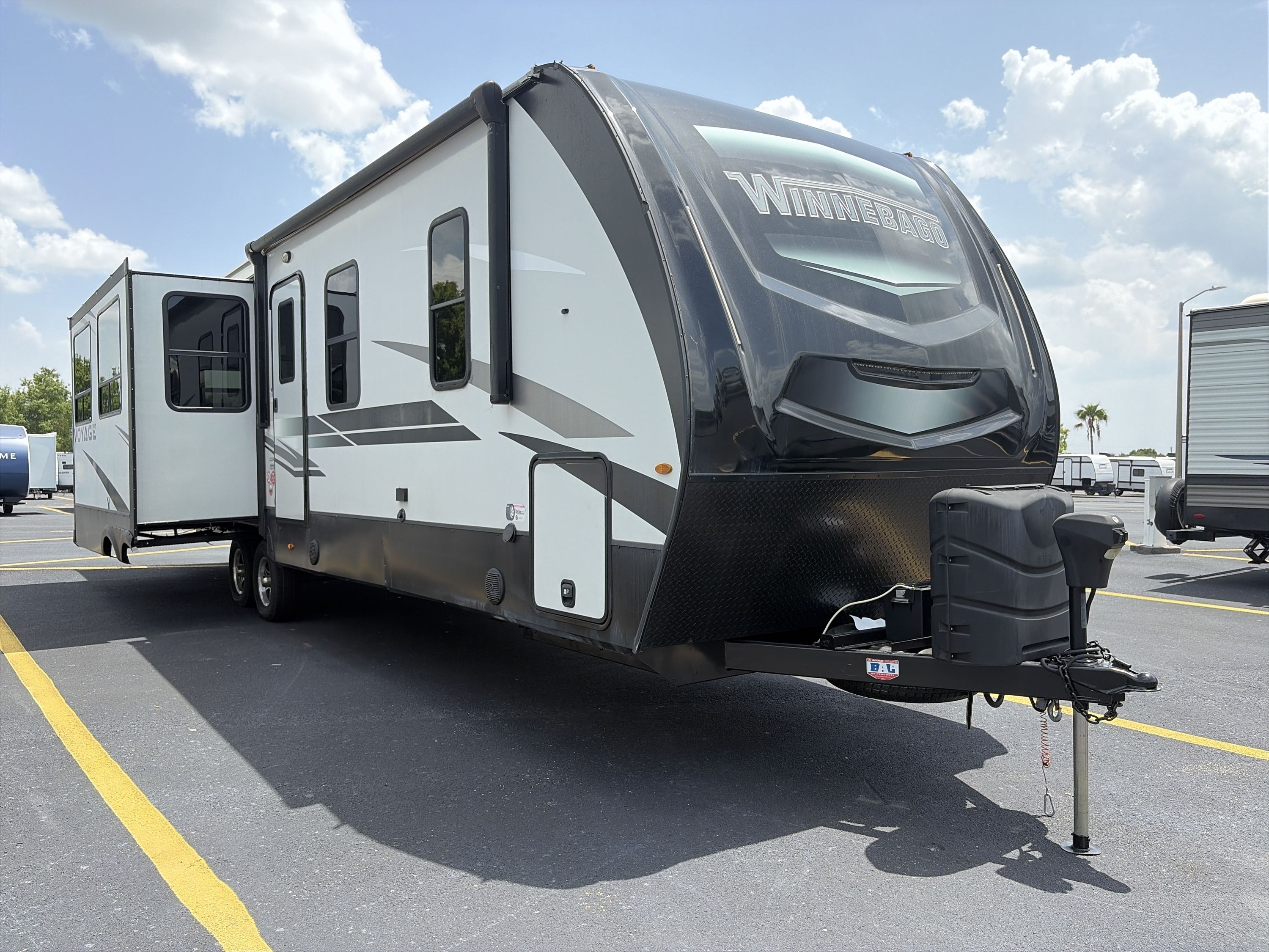 2022 Winnebago VOYAGE 3235RL in bartow FL