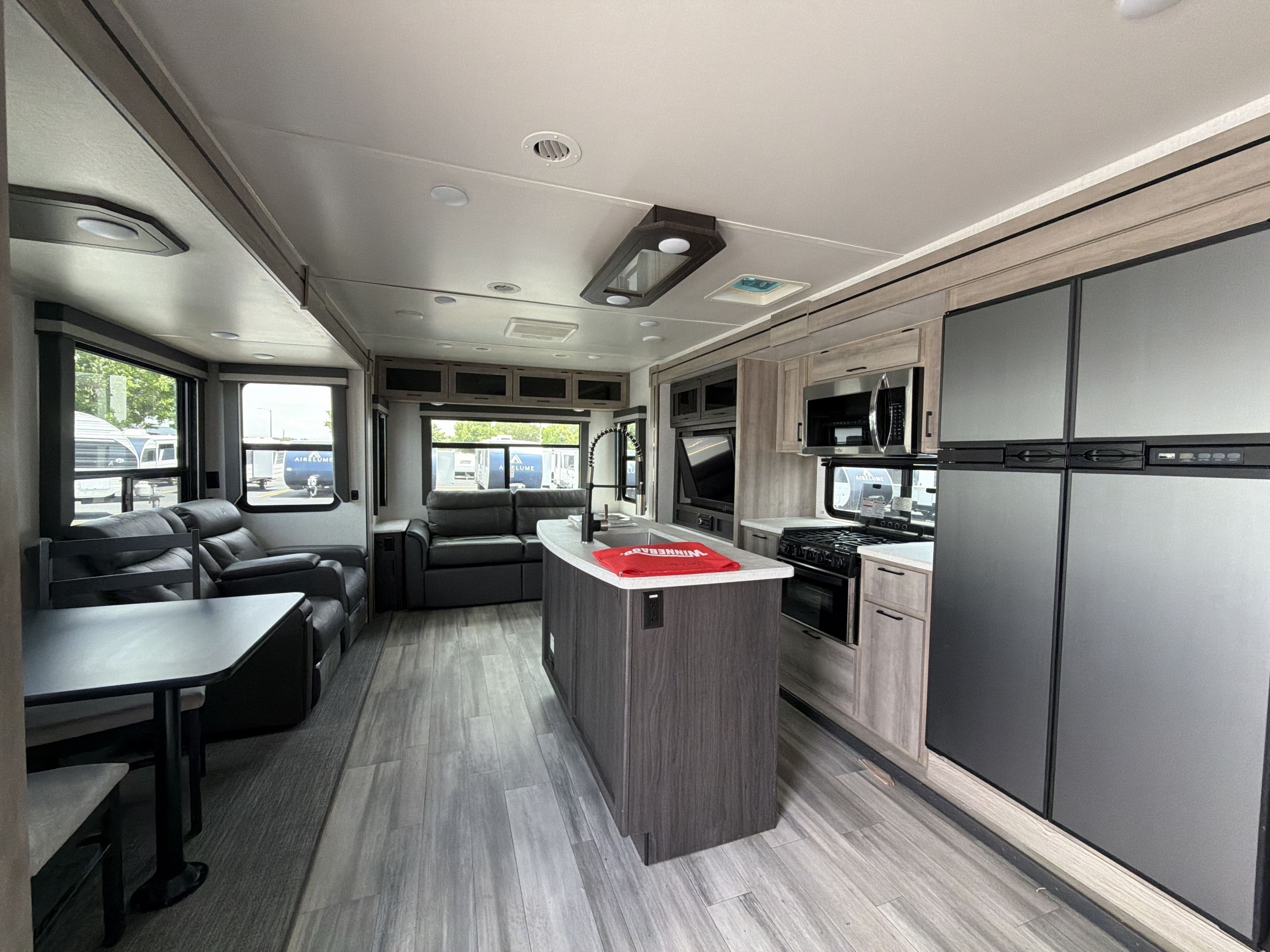 2022 Winnebago VOYAGE 3235RL in bartow FL