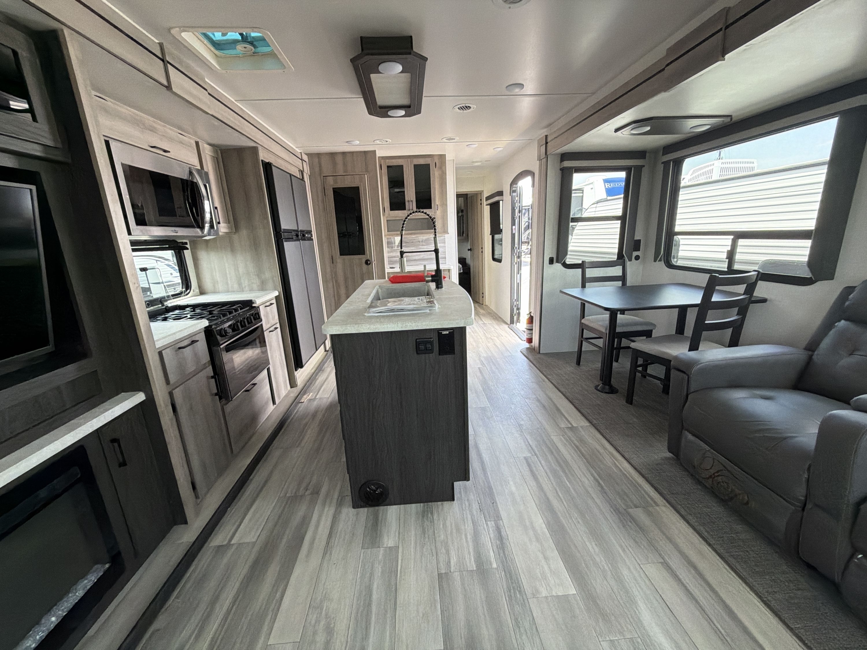 2022 Winnebago VOYAGE 3235RL in bartow FL