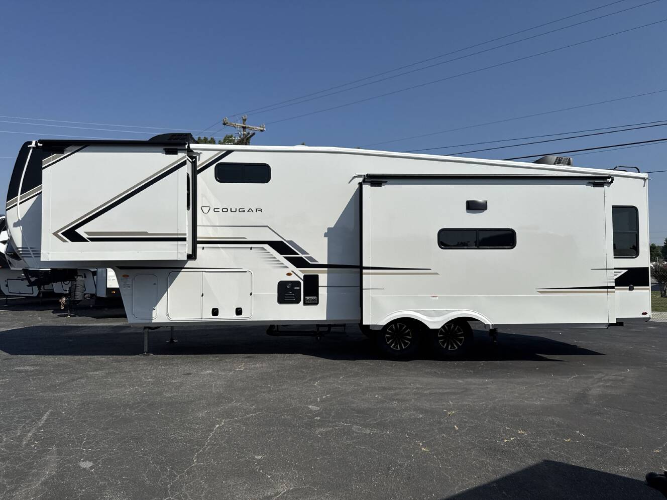A photo of this 2027 Keystone COUGAR 316RLS