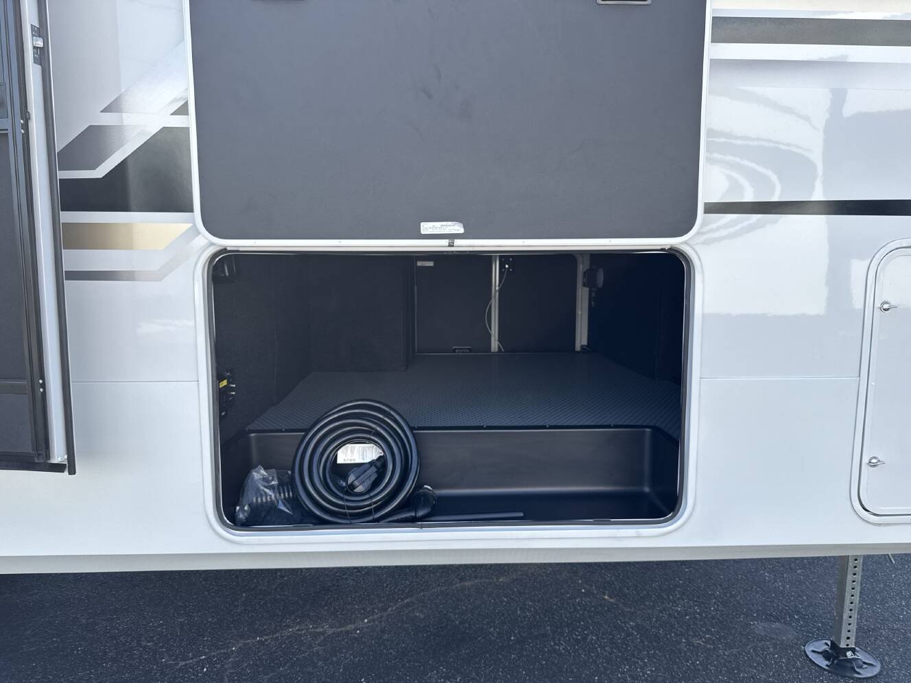A photo of this 2027 Keystone COUGAR 316RLS