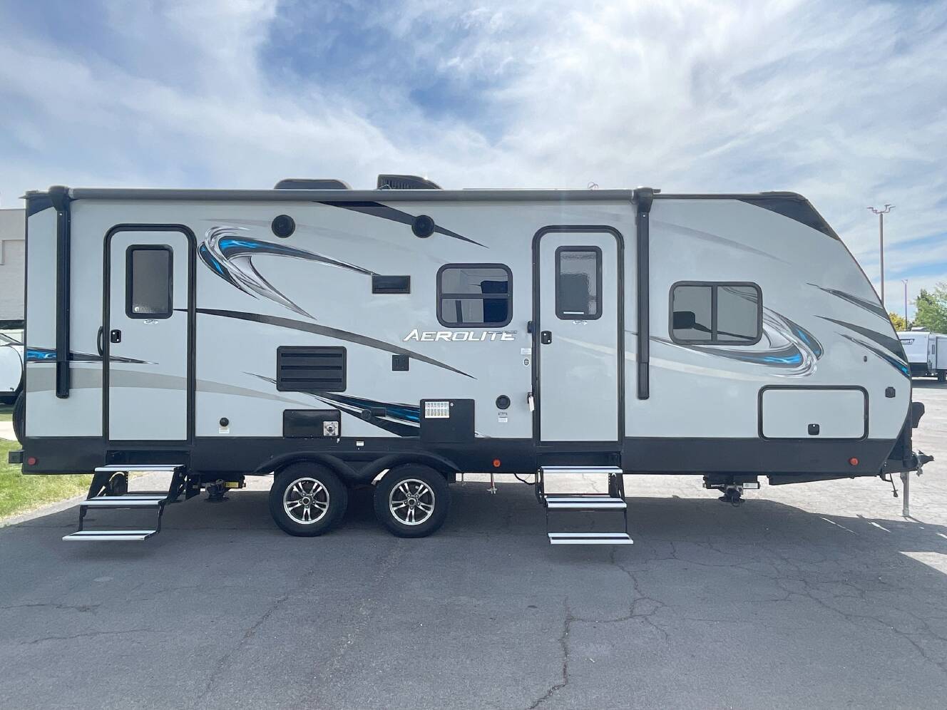 A photo of this 2018 Dutchmen AEROLITE 2423BH