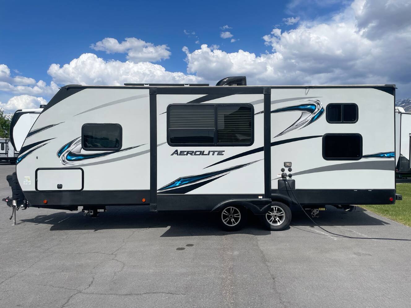 A photo of this 2018 Dutchmen AEROLITE 2423BH