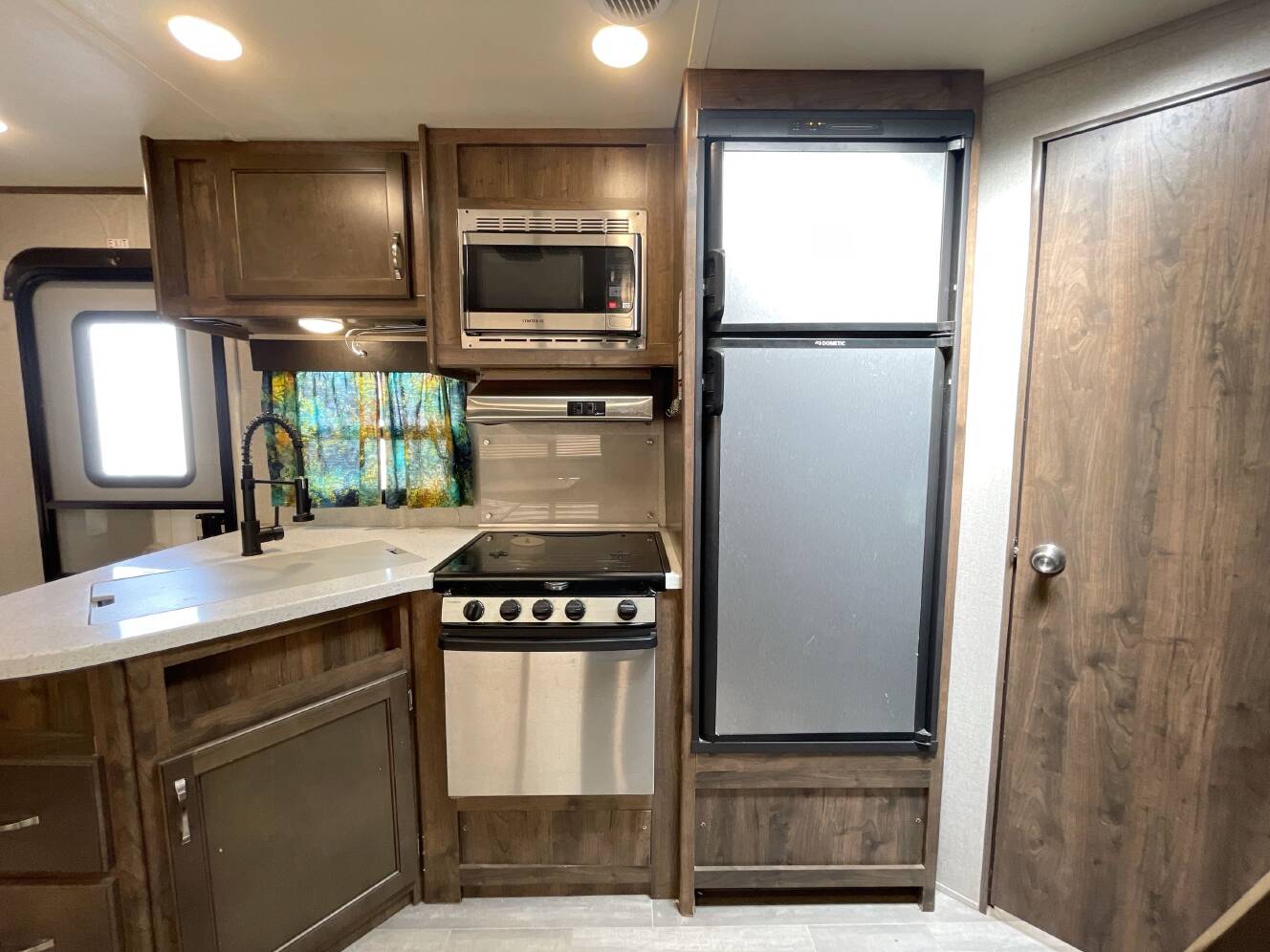 A photo of this 2018 Dutchmen AEROLITE 2423BH