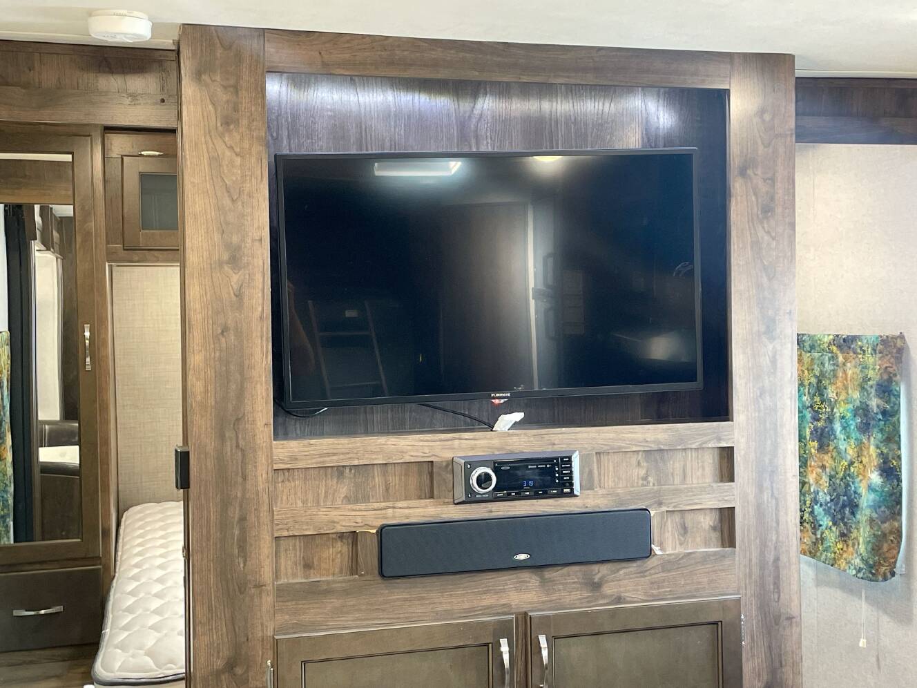 A photo of this 2018 Dutchmen AEROLITE 2423BH