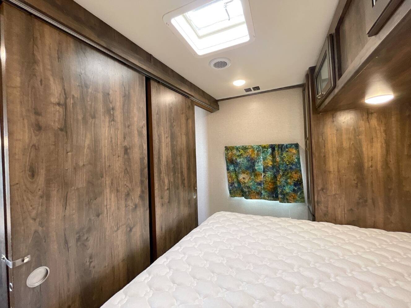 A photo of this 2018 Dutchmen AEROLITE 2423BH
