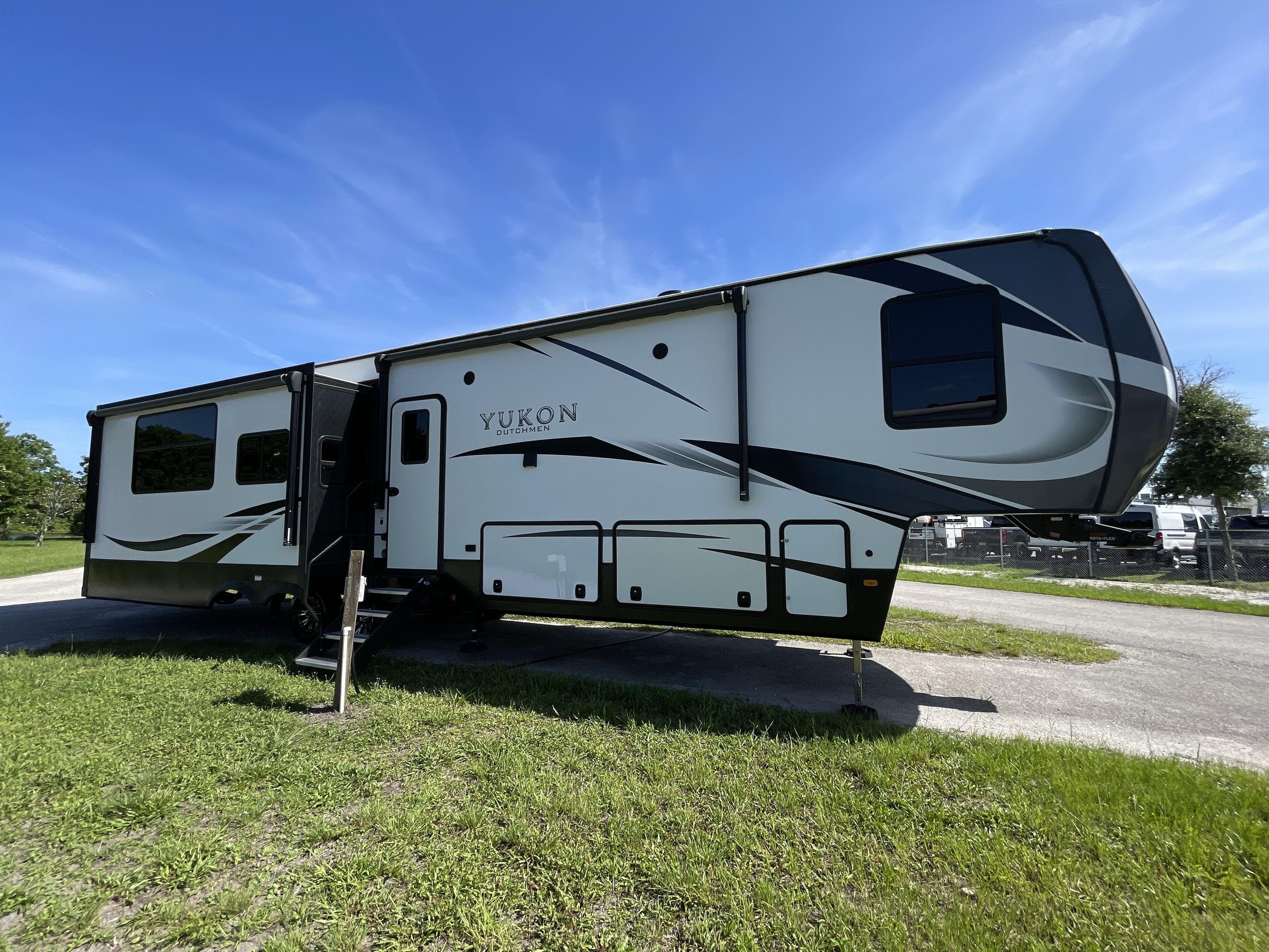 2022 Dutchmen YUKON 399ML RV