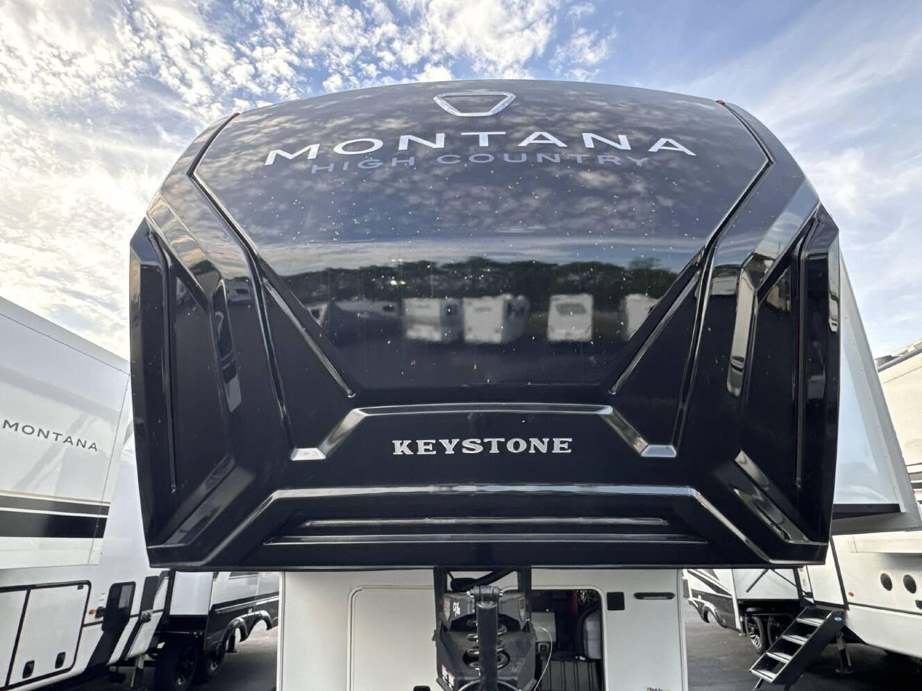 A photo of this 2026 Keystone MONTANA HIGH COUNTRY 290RL