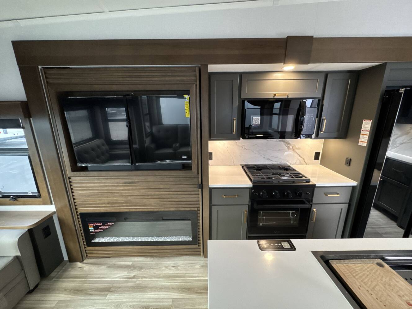 A photo of this 2026 Keystone MONTANA HIGH COUNTRY 290RL