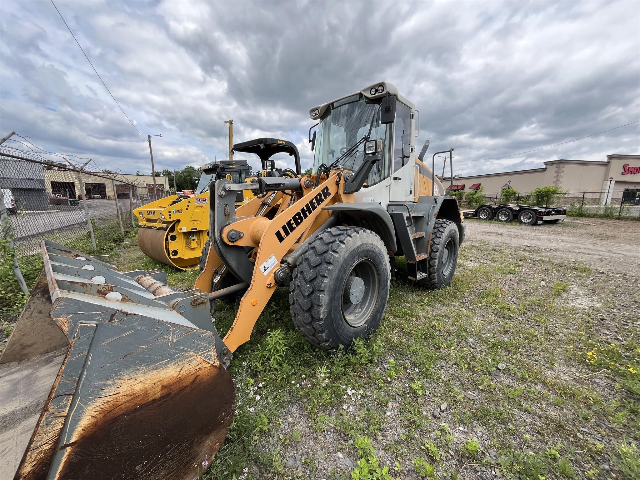 2014 LIEBHERR L528 in East Syracuse, NY