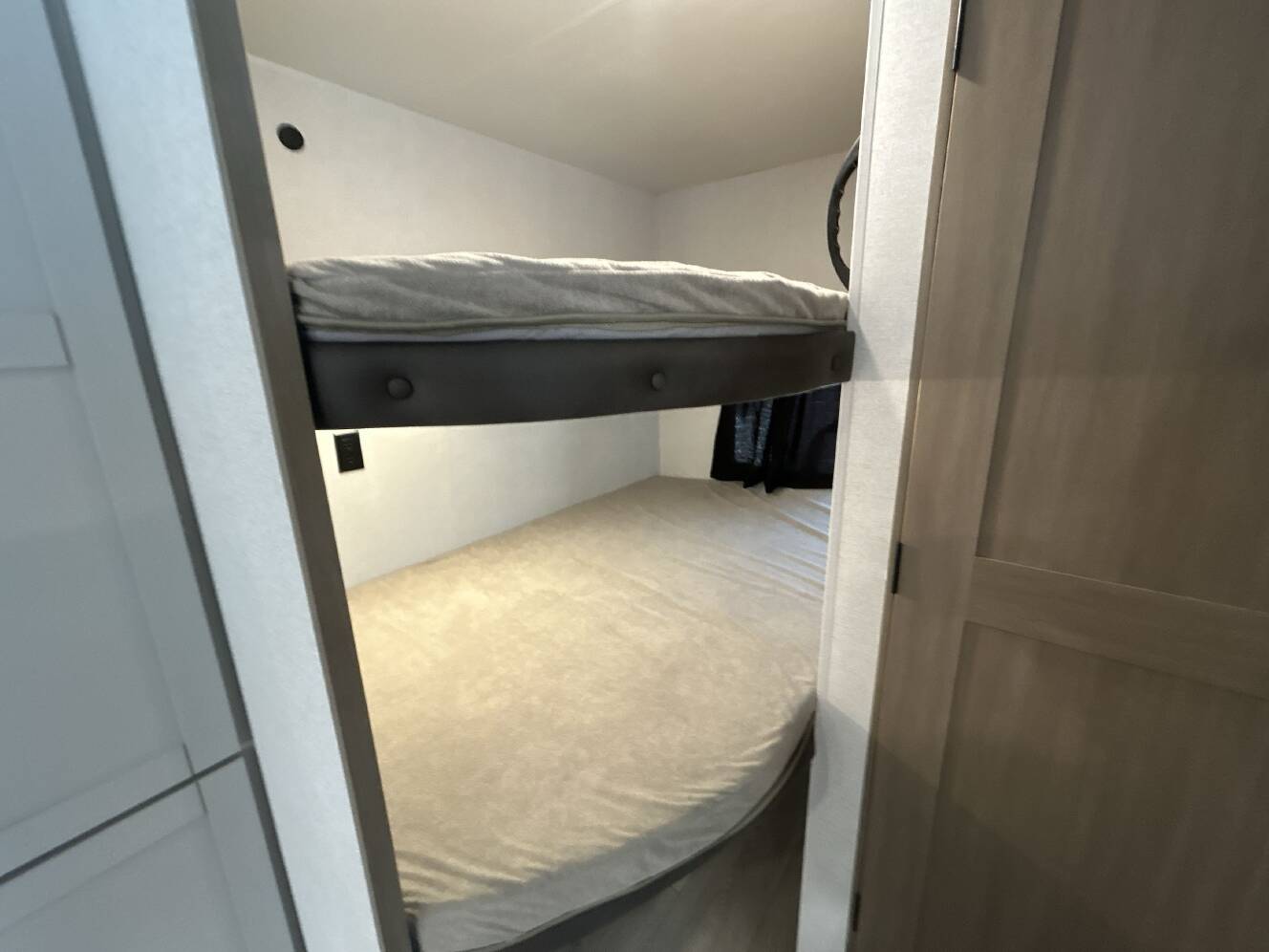 A photo of this 2027 Jayco JAY FLIGHT 261BHS