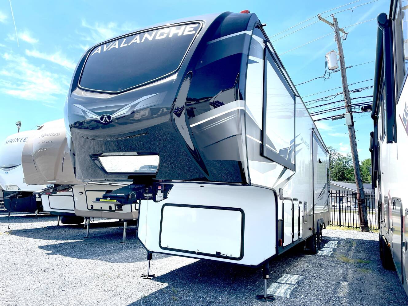 A photo of this 2021 Keystone AVALANCHE 312RS