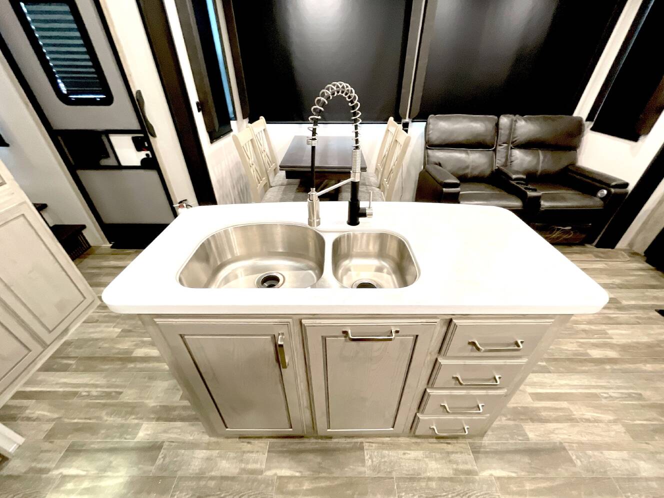 A photo of this 2021 Keystone AVALANCHE 312RS