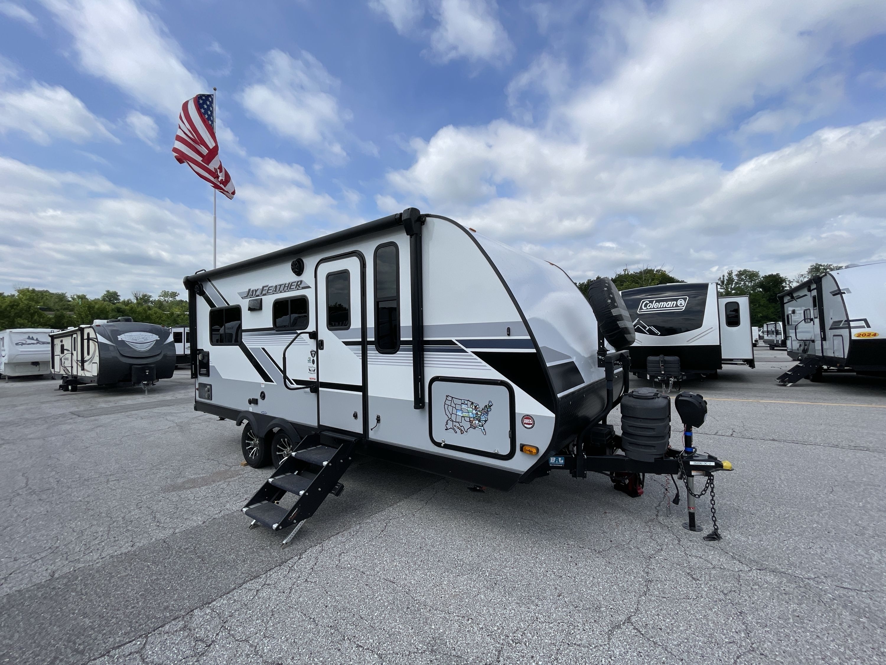 2024 Jayco JAY FEATHER 19MRK RV