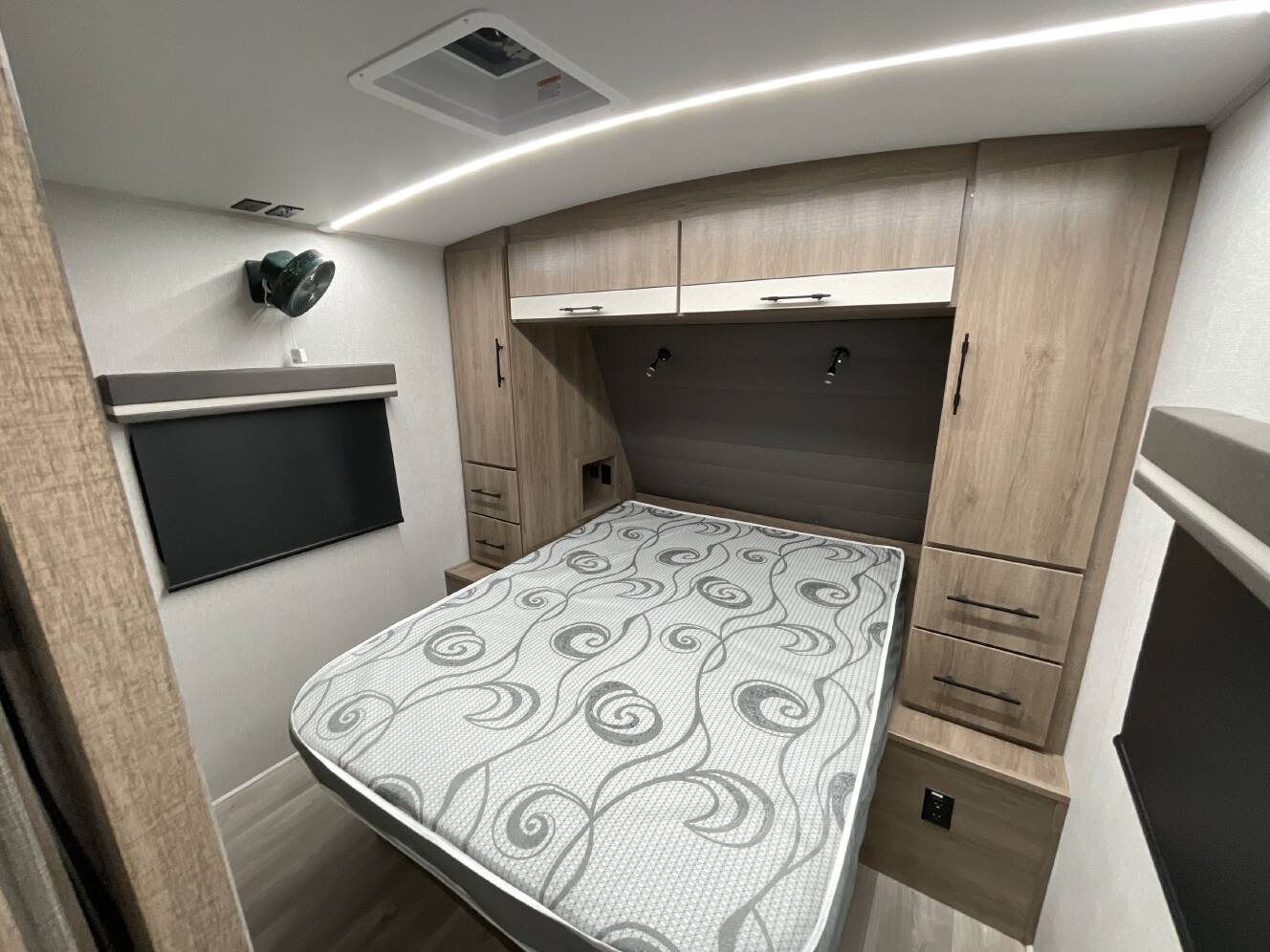 A photo of this 2024 Grand Design IMAGINE 2670MK