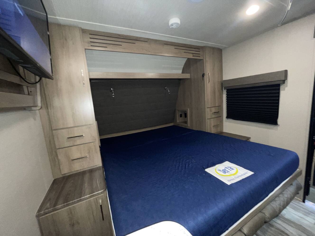 A photo of this 2022 Grand Design IMAGINE XLS 21BHE