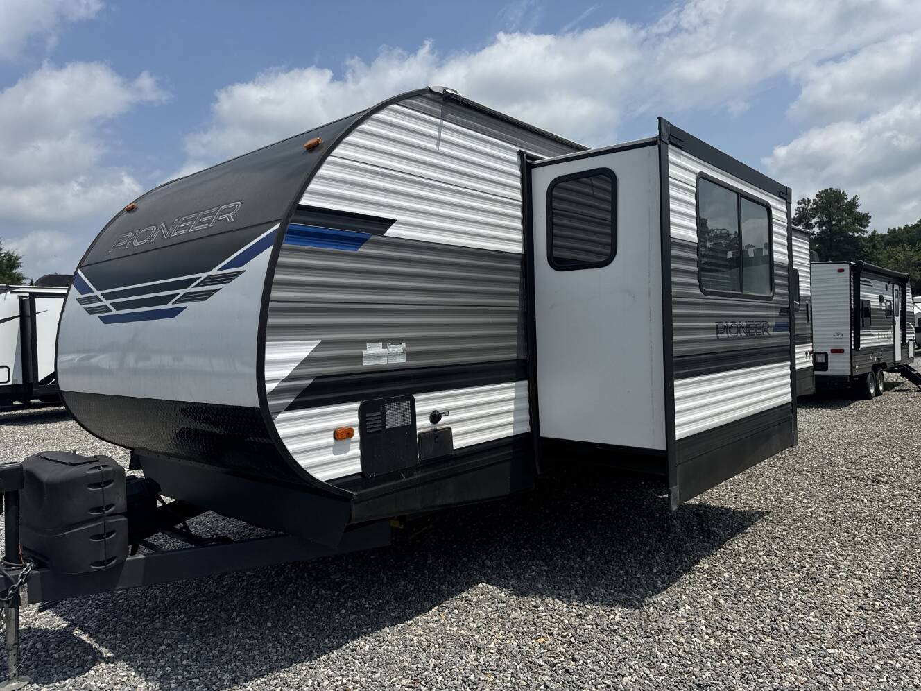 A photo of this 2022 Heartland PIONEER RG28