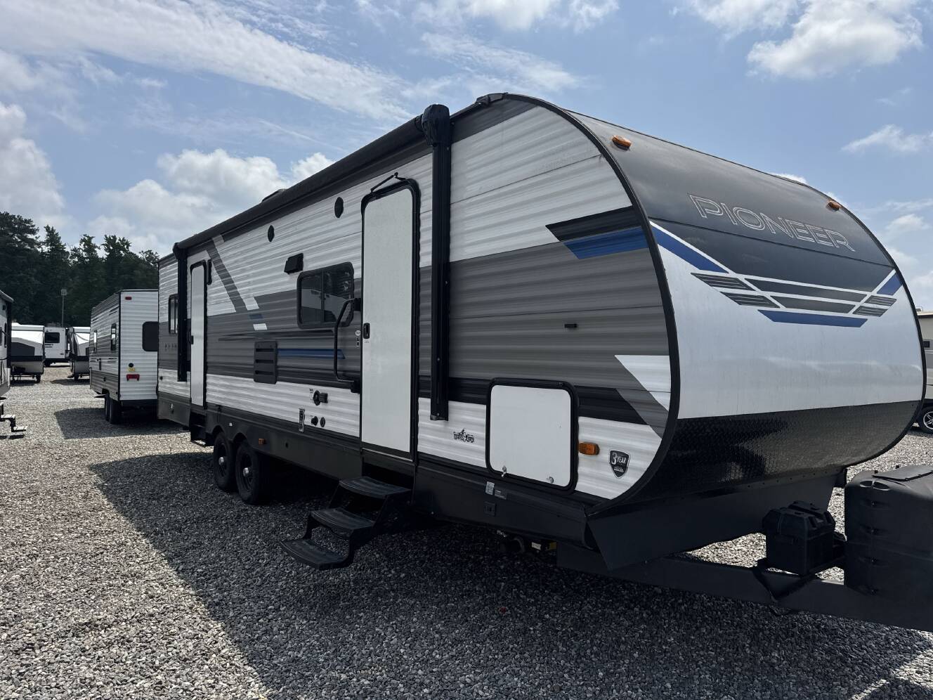 A photo of this 2022 Heartland PIONEER RG28