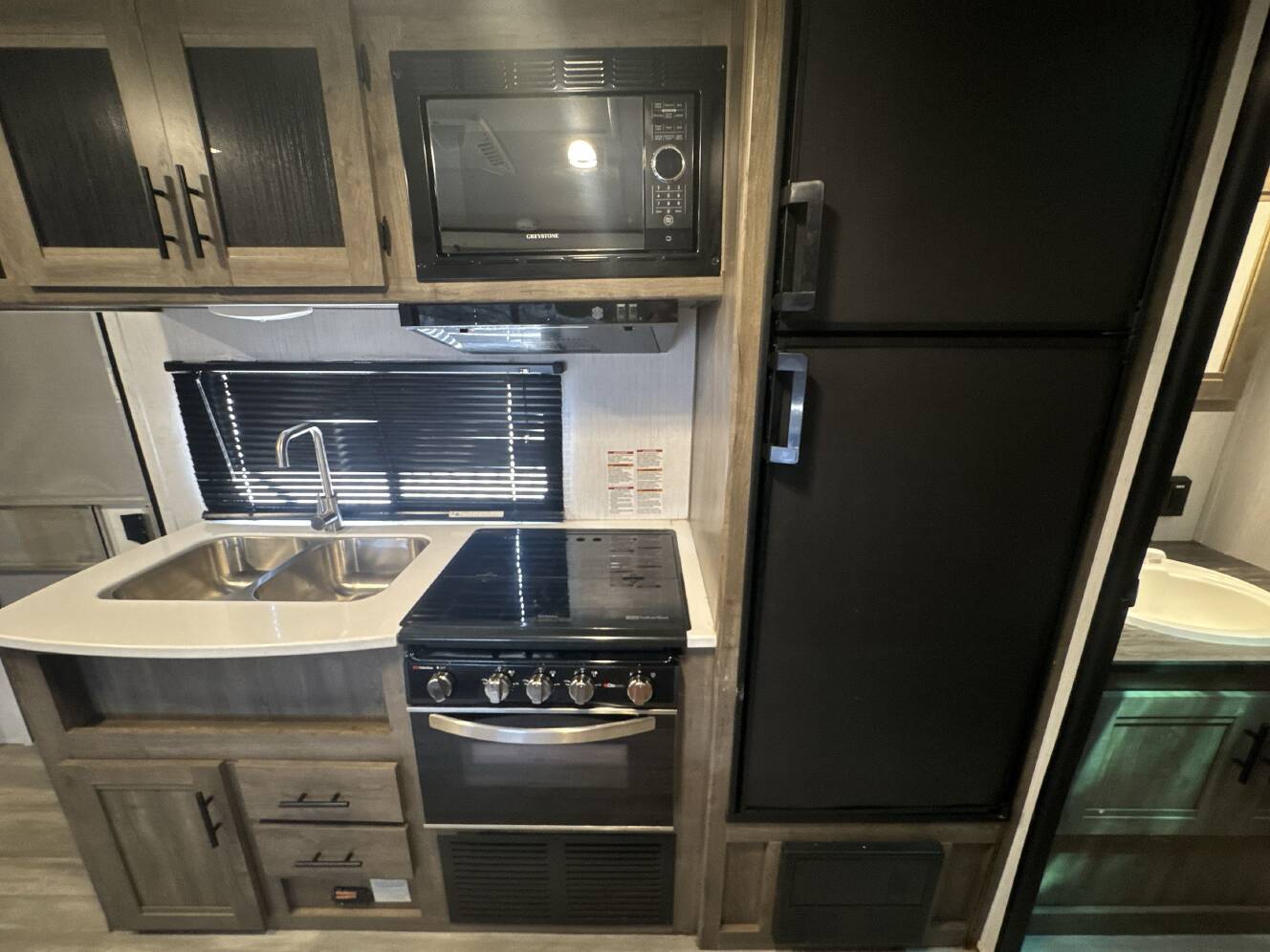 A photo of this 2022 Heartland PIONEER RG28