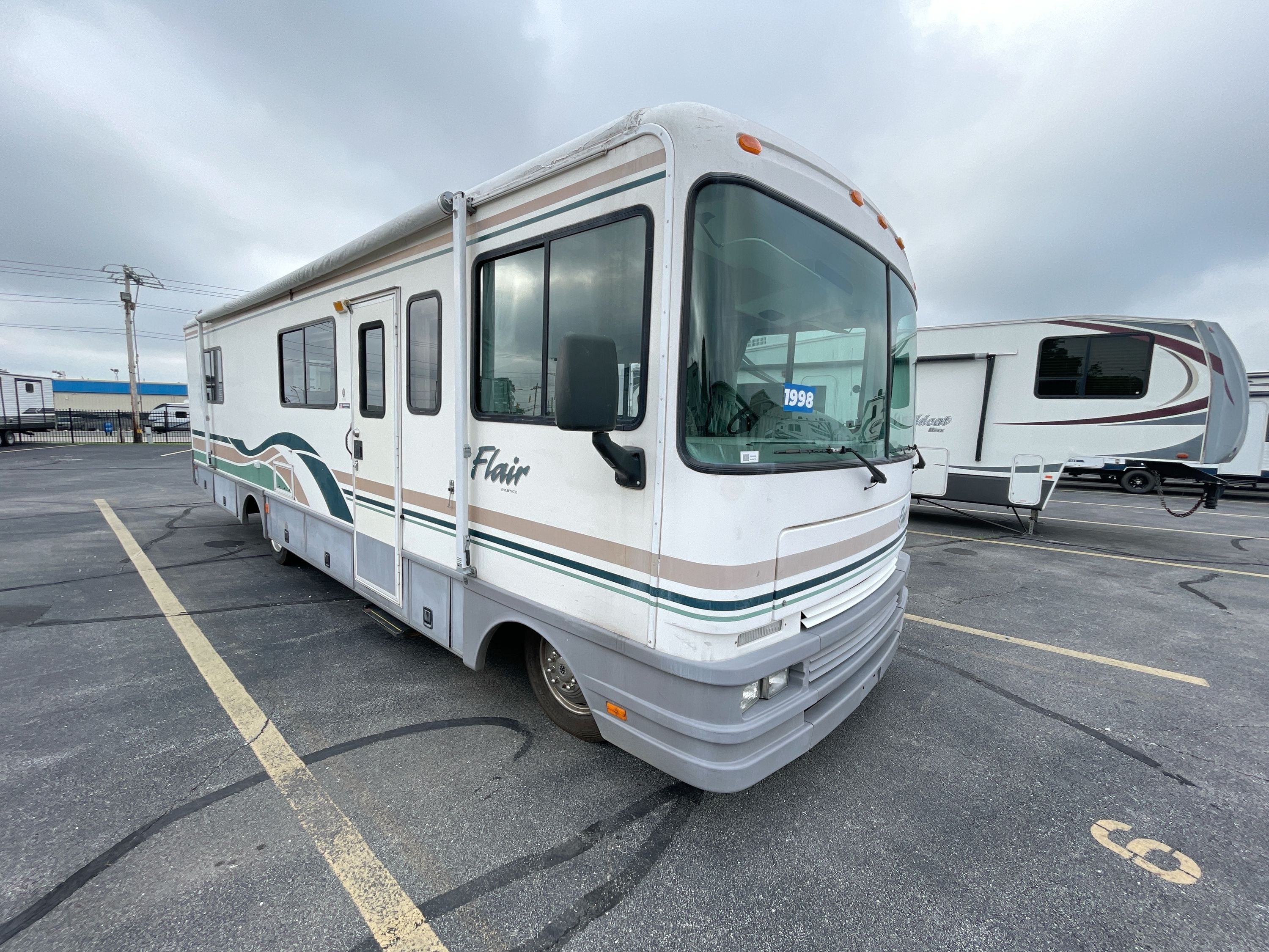 1998 Fleetwood FLAIR 30H RV