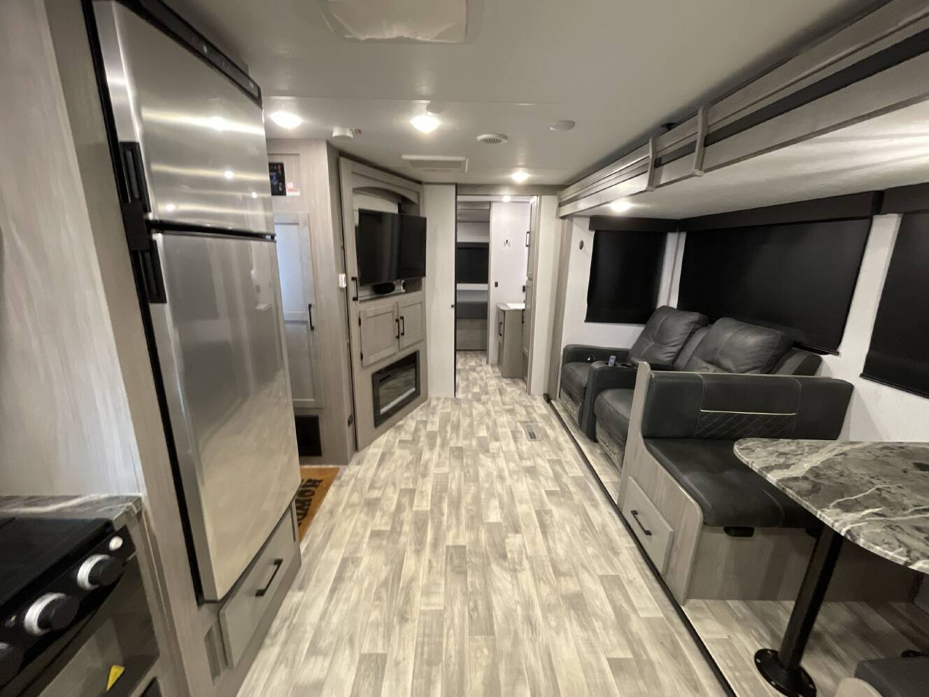 A photo of this 2022 Dutchmen KODIAK ULTIMATE 2921FKDS