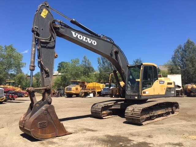 2012 VOLVO EC220DL in Redding, CA