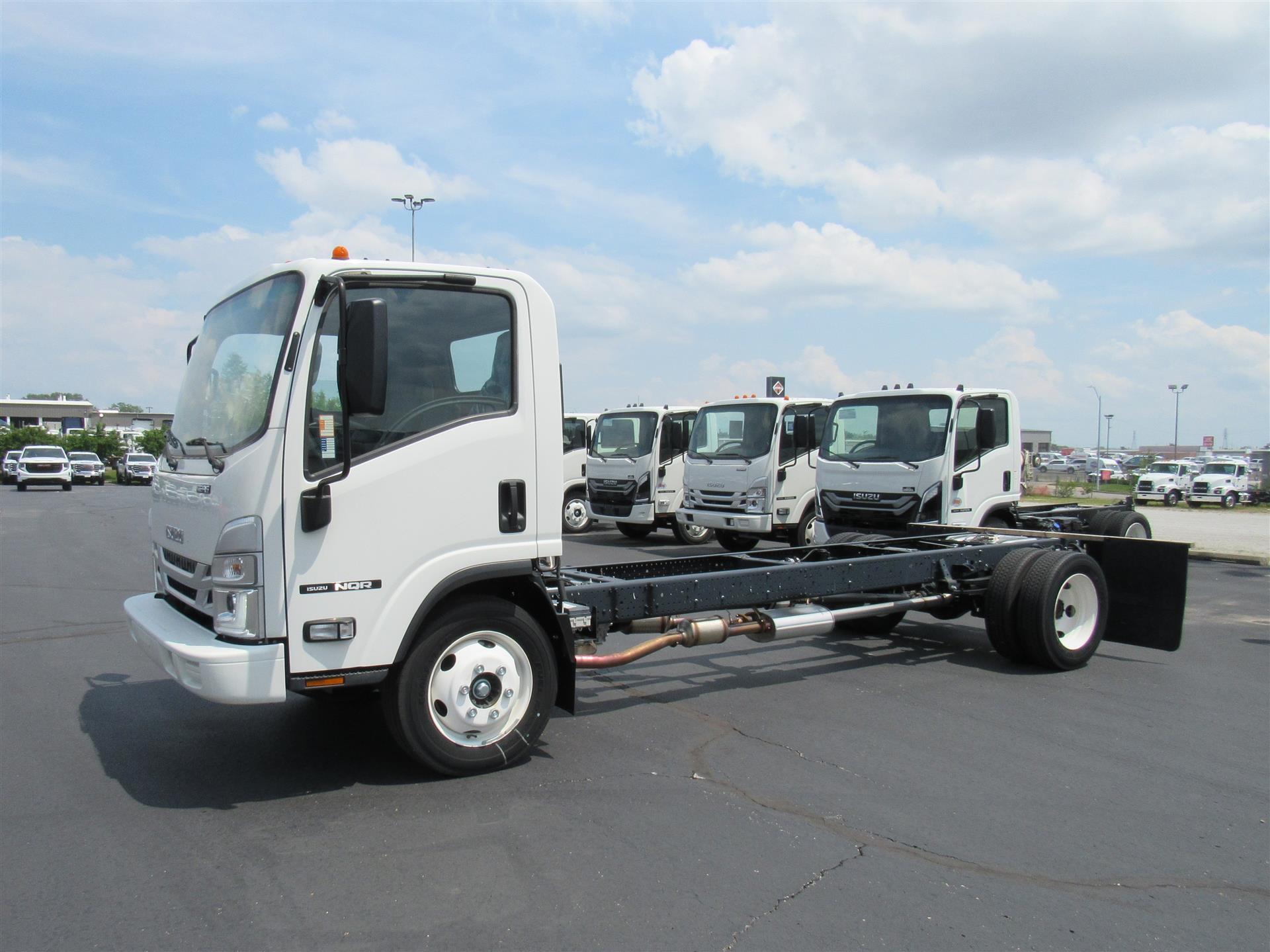 2025 Isuzu NQR Gas in Kansas City, MO