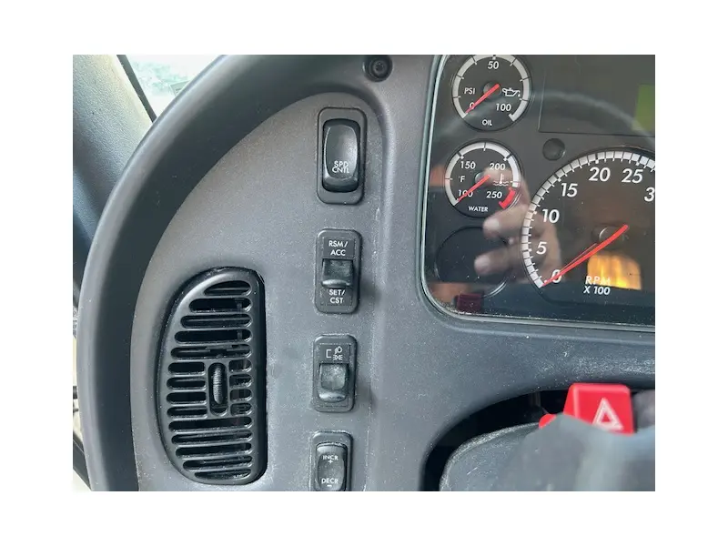 2020 FREIGHTLINER BUSINESS CLASS M2