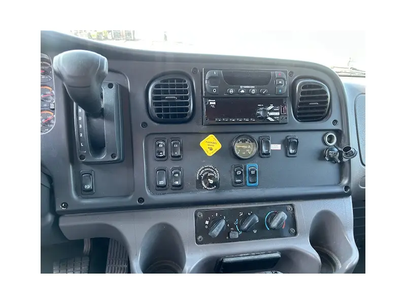 2020 FREIGHTLINER BUSINESS CLASS M2