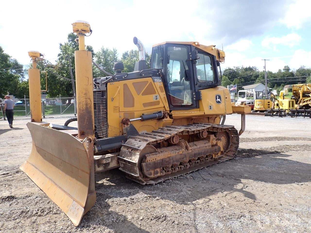 2015 DEERE 700K XLT in Manheim, PA