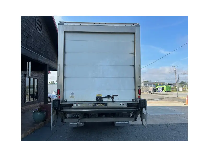 2020 FREIGHTLINER BUSINESS CLASS M2